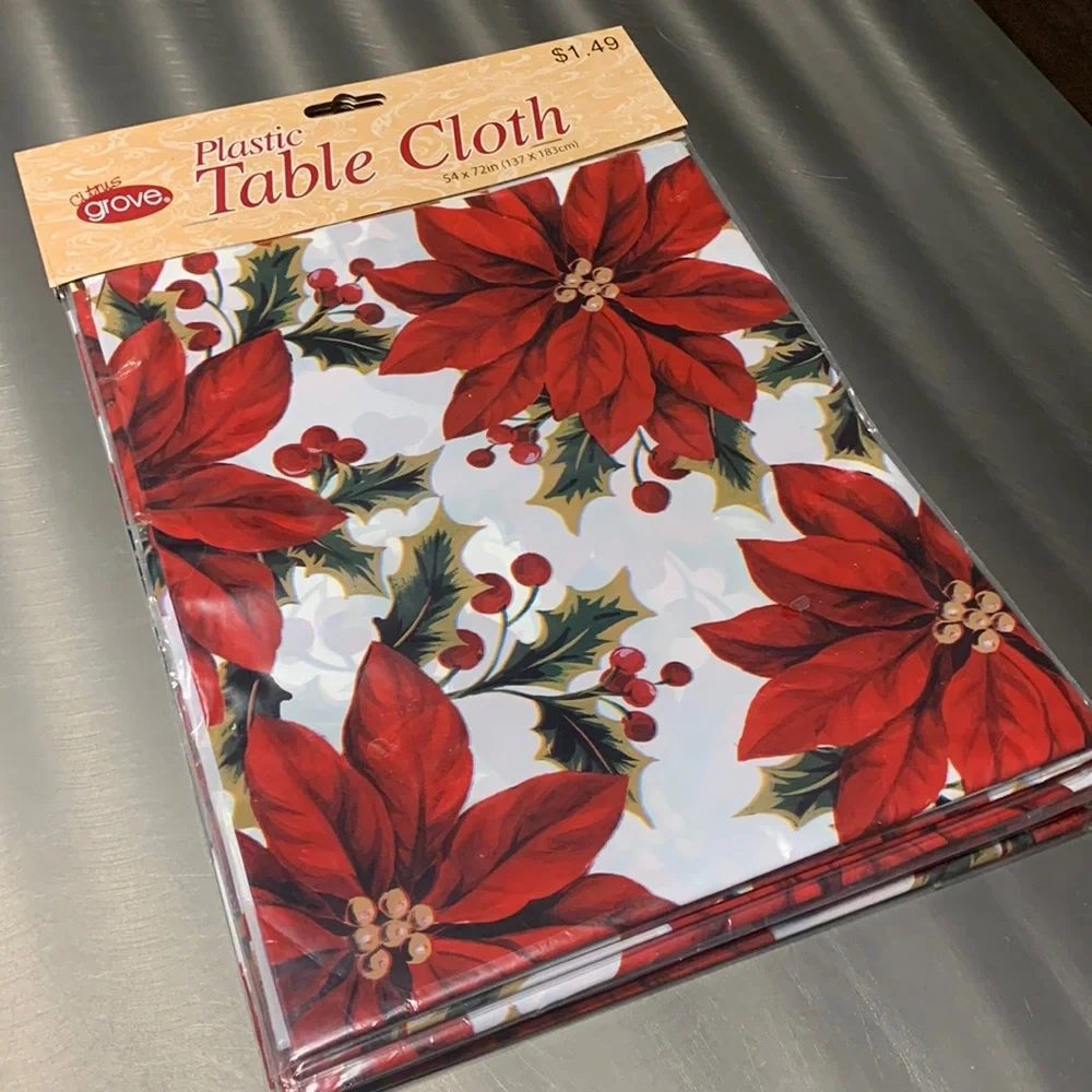 Poinsettia Tablecloths-Pack of 6 NWT